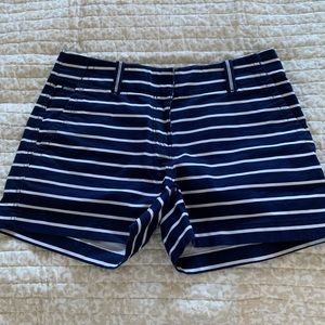 Vineyard Vines striped short
